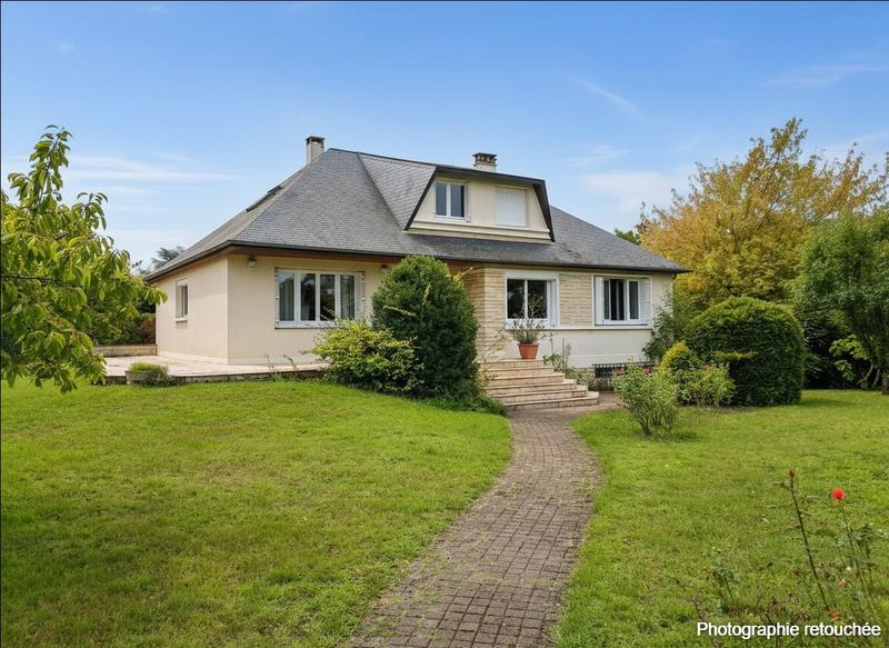 Maison traditionnelle - 154 m² - 6 pièces