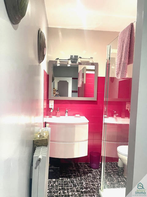 Propriété - 301 m² - 9 pièces