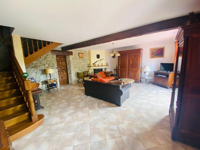 Appartement - 200 m² - 8 pièces