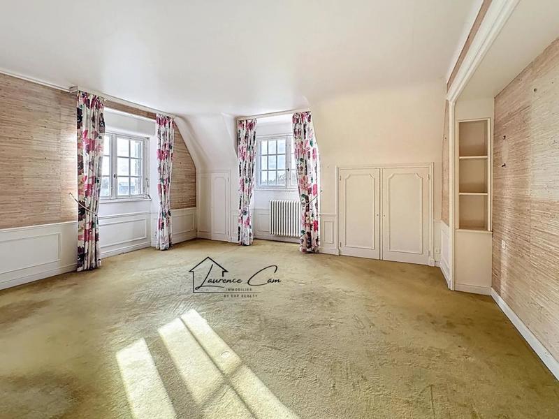 Maison de maîtres - 404 m² - 12 pièces