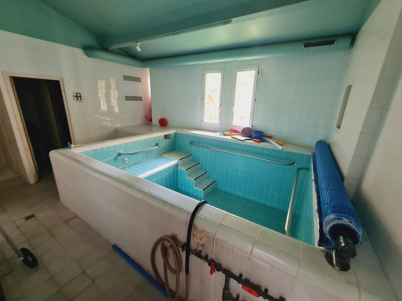 Propriété - 656 m² - 14 pièces