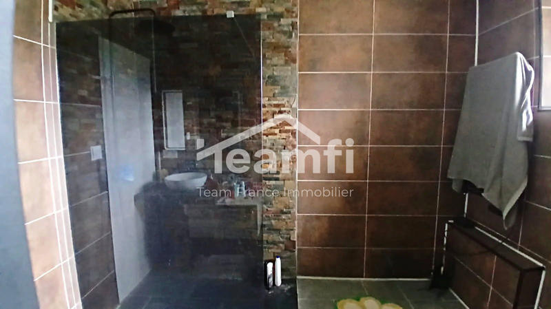 Maison - 174 m² - 5 pièces