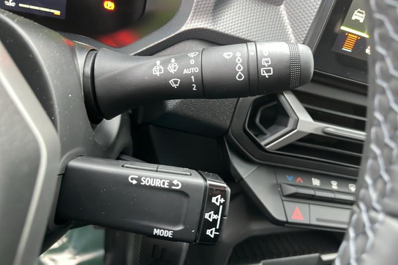 Dacia Duster Hybrid-G 150 4x4 Expressi