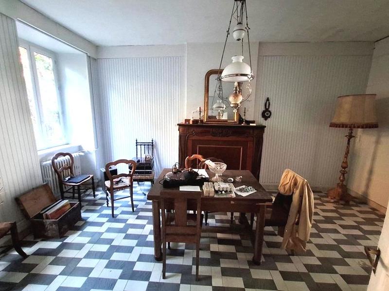 Maison ancienne - 270 m² - 8 pièces