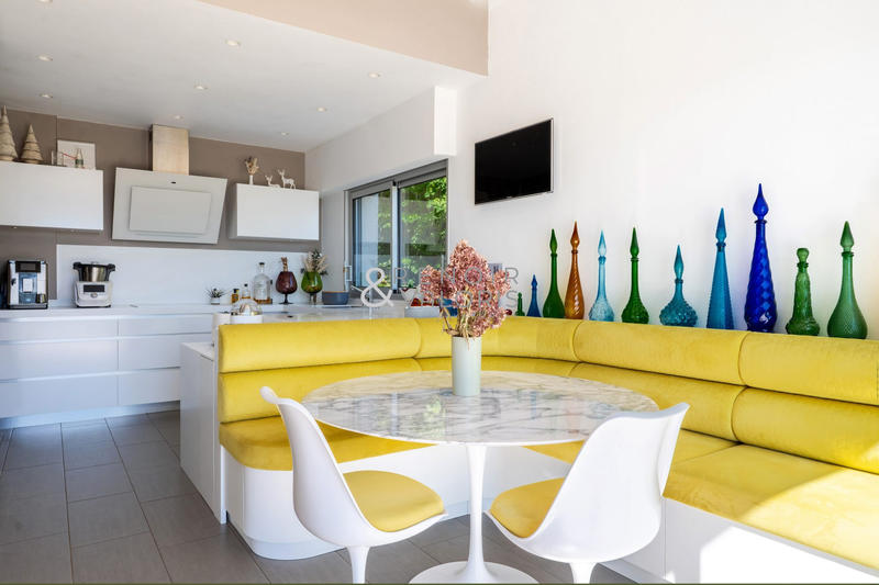 Villa - 316 m² - 6 pièces