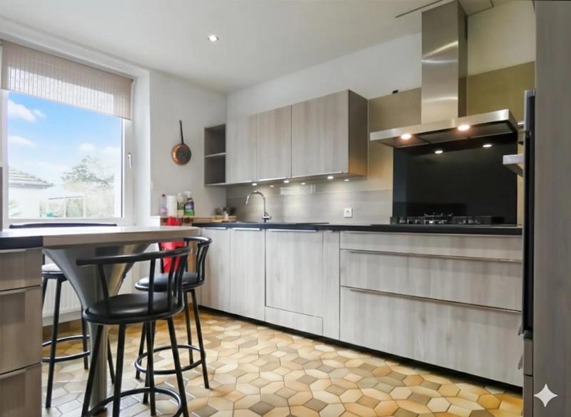 Maison - 200 m² - 8 pièces