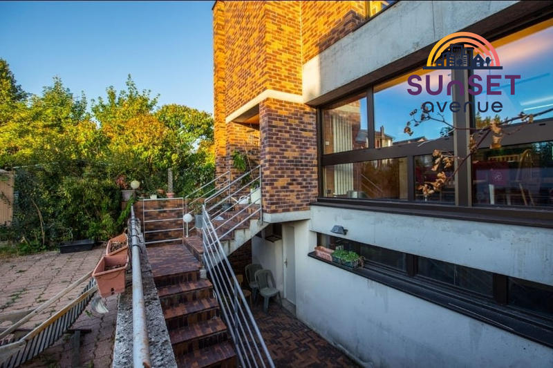 Maison contemporaine - 137 m² - 7 pièces