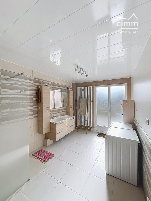 Maison - 177 m² - 6 pièces