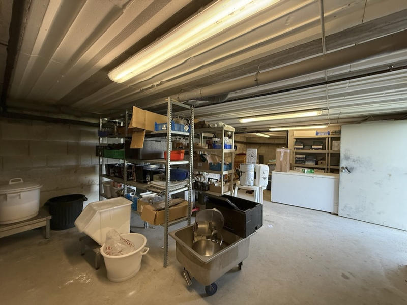 Maison - 410 m² - 9 pièces