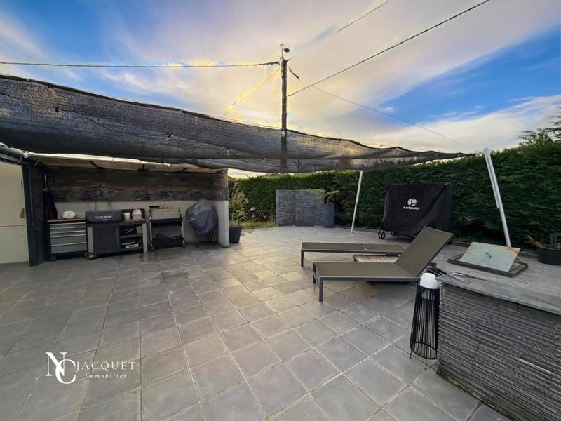 Villa - 200 m² - 8 pièces