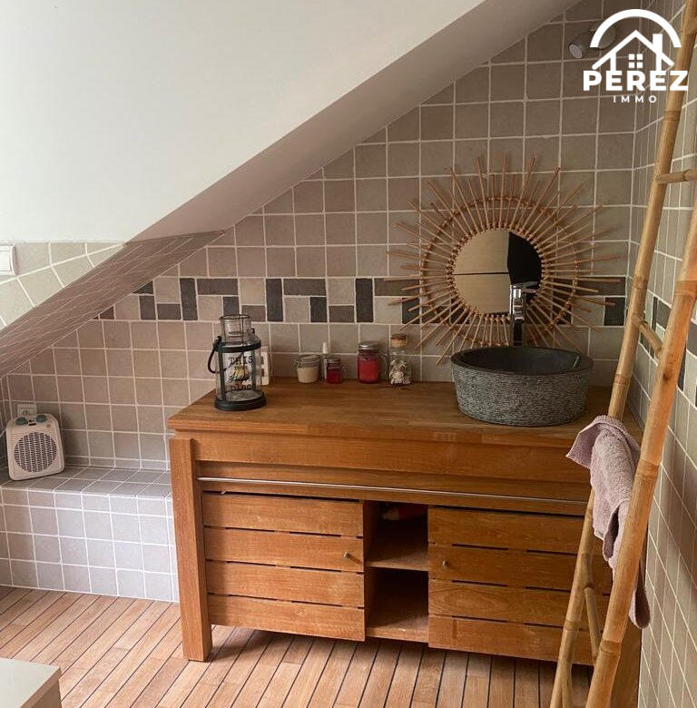 Villa - 242 m² - 7 pièces