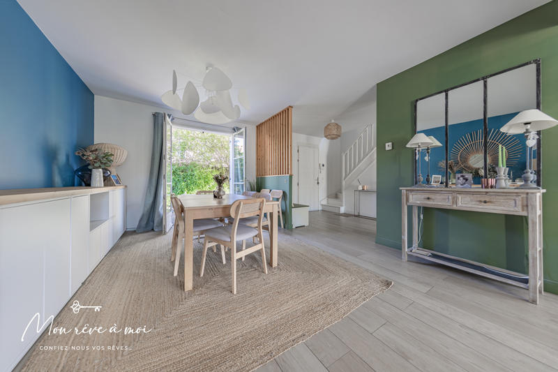 Maison - 207 m² - 8 pièces