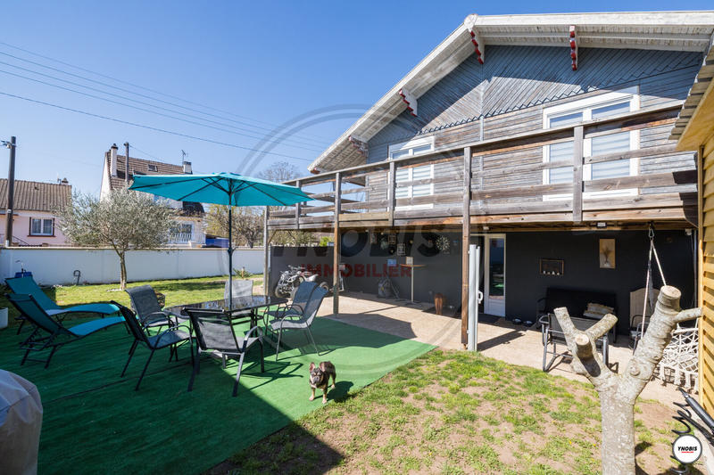 Maison - 96 m² - 5 pièces