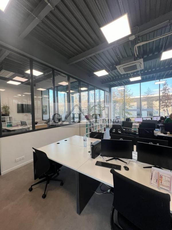 Entrepôt - 1 324 m²