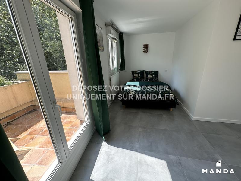 Chambre - 11 m² - 7 pièces