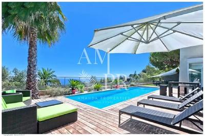 Villa - 187 m² - 6 pièces