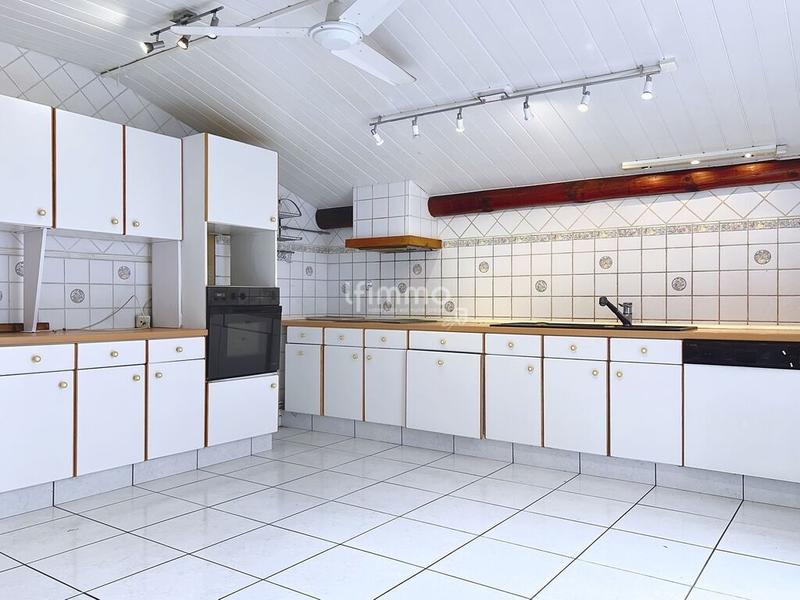 Maison - 290 m² - 11 pièces