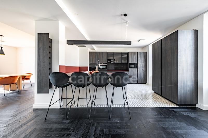 Propriété - 362 m² - 10 pièces