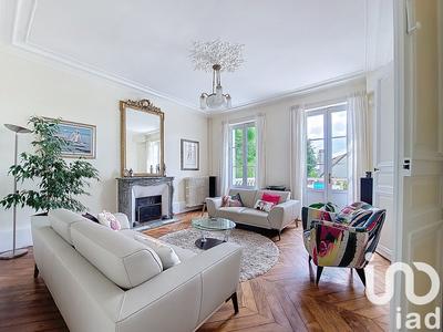 Maison - 233 m² - 8 pièces