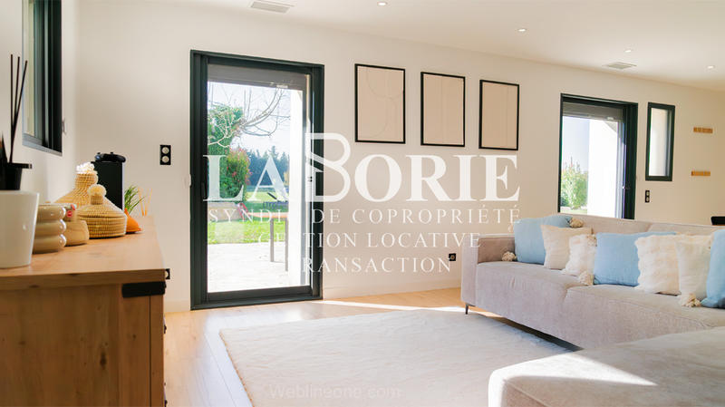 Mas - 270 m² - 6 pièces