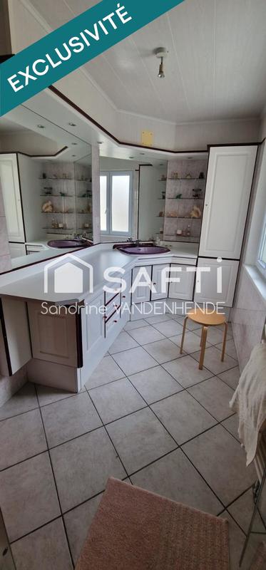 Maison - 214 m² - 12 pièces