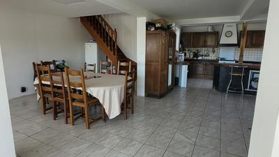 Maison - 185 m² - 6 pièces