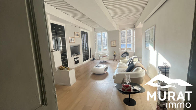 Appartement - 240 m² - 7 pièces