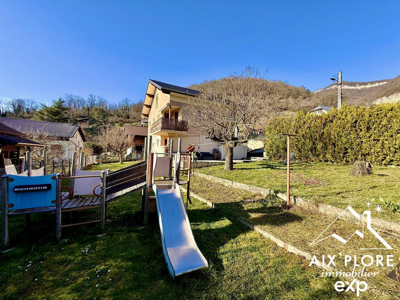 Maison traditionnelle - 121 m² - 6 pièces