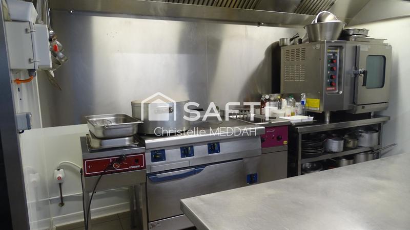 Local commercial - 217 m² - 8 pièces