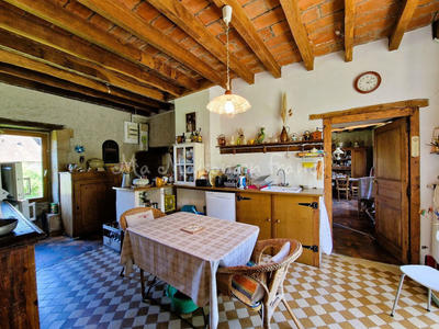 Maison - 94 m² - 5 pièces