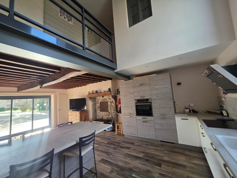 Propriété - 213 m² - 8 pièces