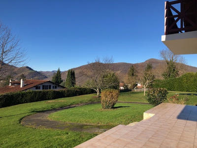 Maison - 181 m² - 6 pièces