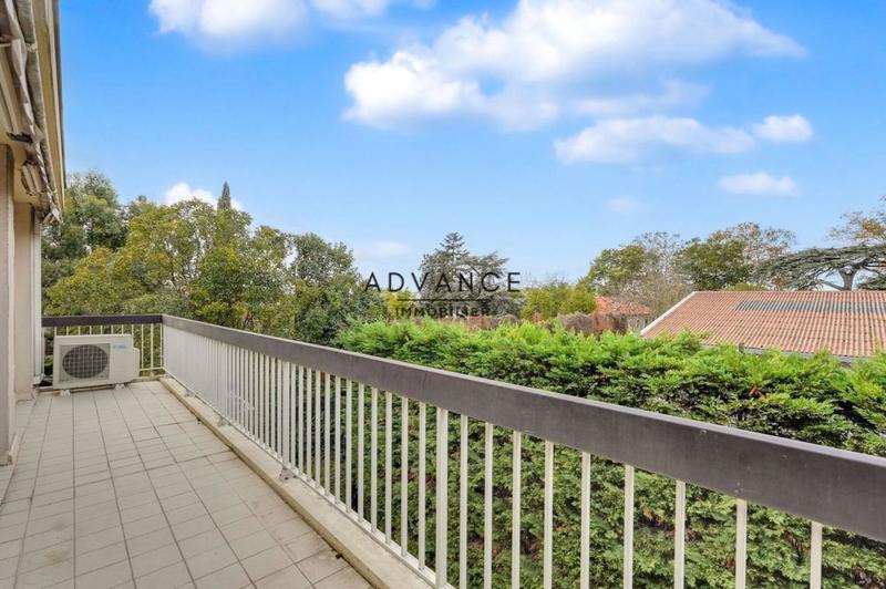 Appartement - 100 m² - 5 pièces