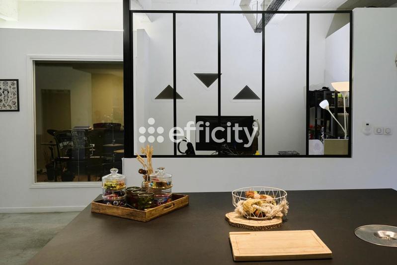 Loft - 243 m² - 4 pièces