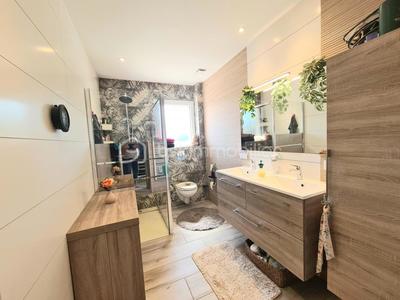 Maison - 90 m² - 3 pièces