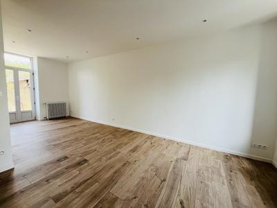 Maison - 83 m² - 5 pièces