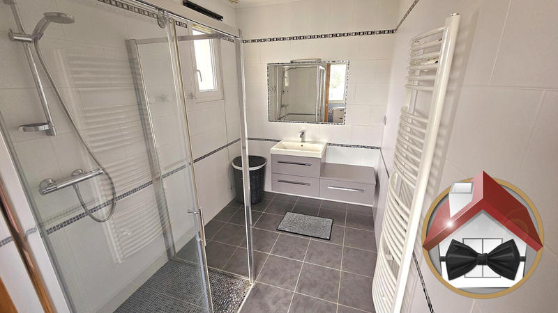 Maison - 206 m² - 5 pièces