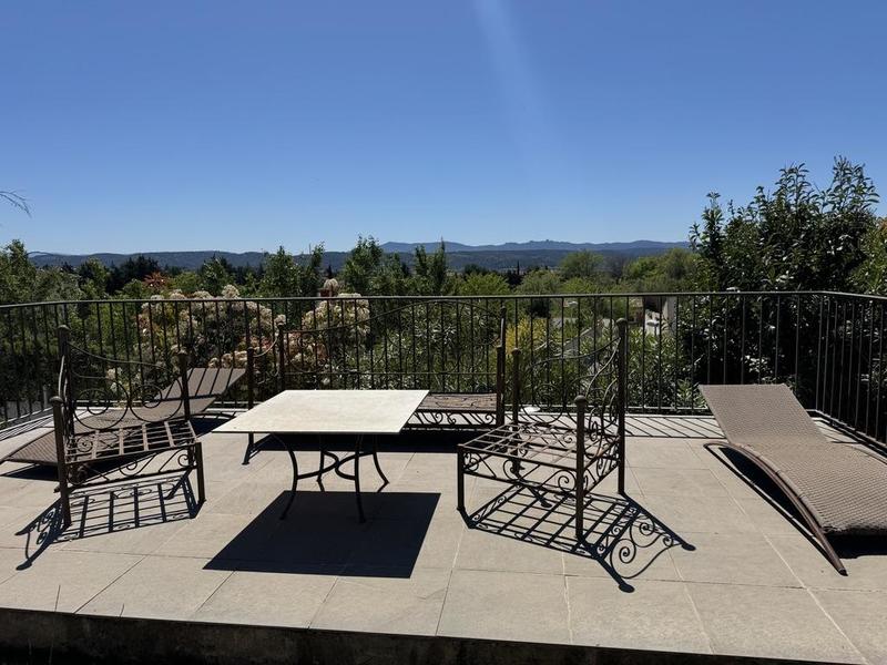 Bastide - 206 m² - 6 pièces