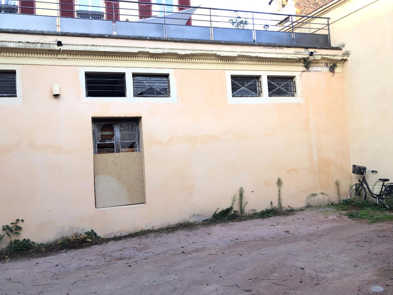 Local d'activités - 180 m² - 1 pièce