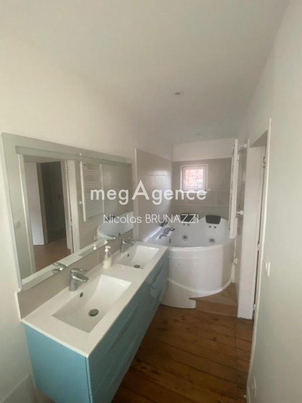 Maison de ville - 100 m² - 5 pièces