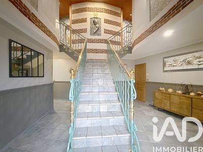 Maison - 200 m² - 7 pièces