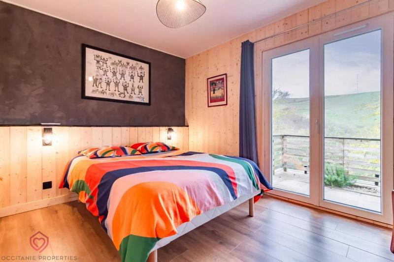 Propriété - 277 m² - 13 pièces