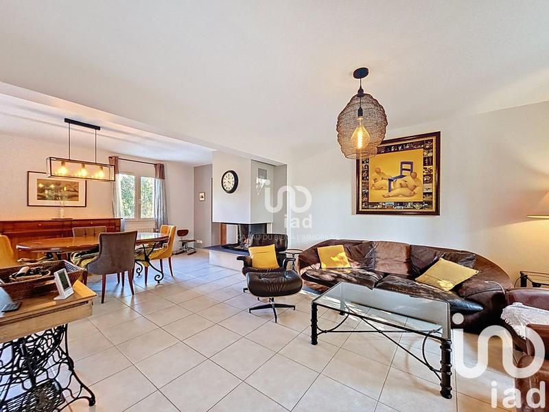 Maison - 220 m² - 9 pièces