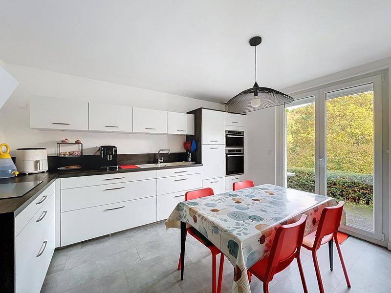 Maison - 178 m² - 8 pièces