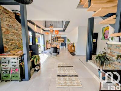 Maison - 164 m² - 7 pièces