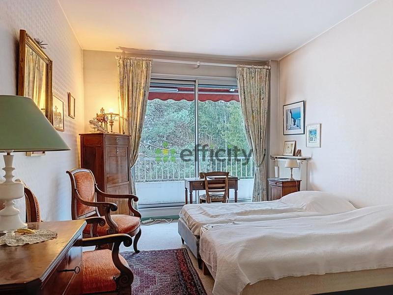 Appartement - 140 m² - 6 pièces