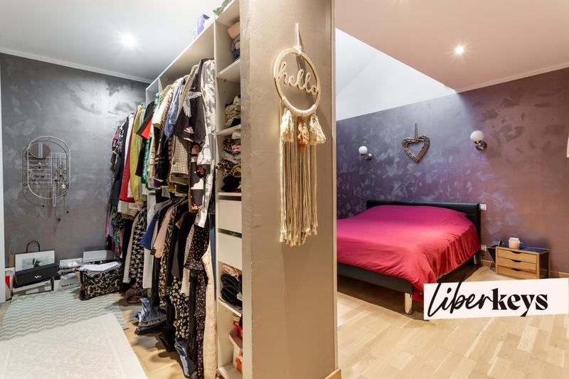 Maison - 208 m² - 8 pièces