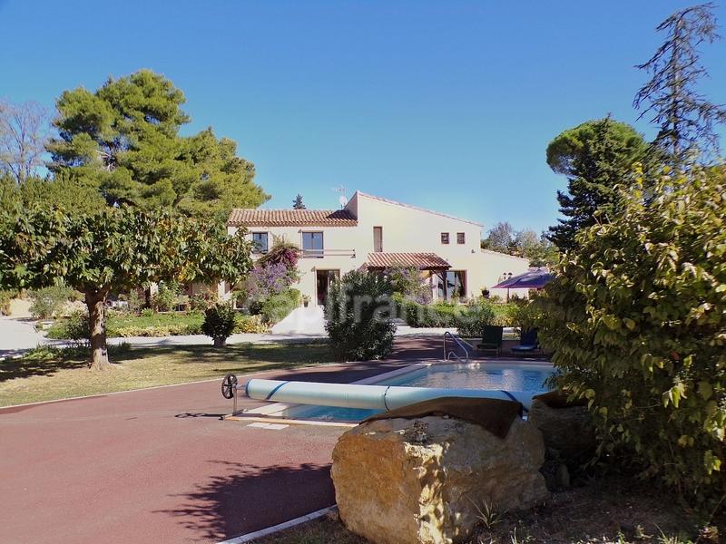 Villa - 341 m² - 8 pièces