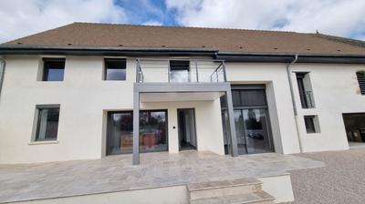 Maison - 231 m² - 9 pièces