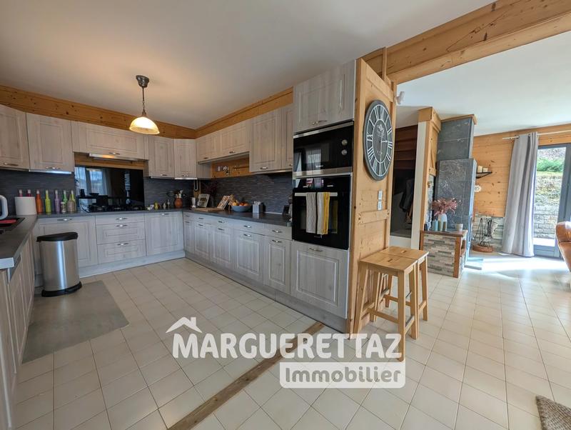Maison - 108 m² - 4 pièces